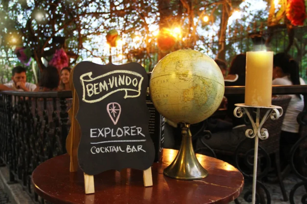 Mixology in Santa Teresa - Terrace & Bay View - Image